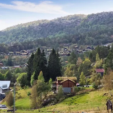 3 Bedroom Cozy In Semesterbostad Fossdal