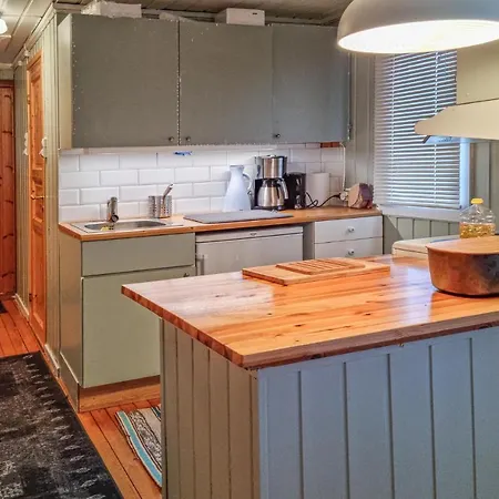 3 Bedroom Cozy In * Fossdal