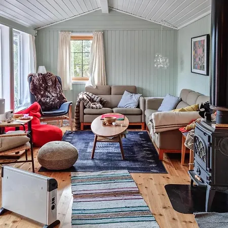 3 Bedroom Cozy In Fossdal