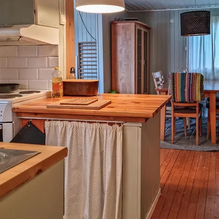 3 Bedroom Cozy In Semesterbostad *